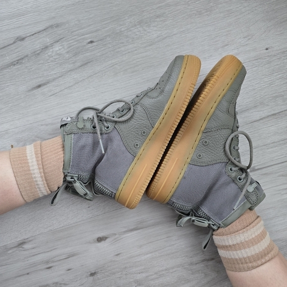 Nike | SF AF1s 'Dark Stucco' olive green gumsole hi-top sneakers | WMS 6.5 - Picture 11 of 14